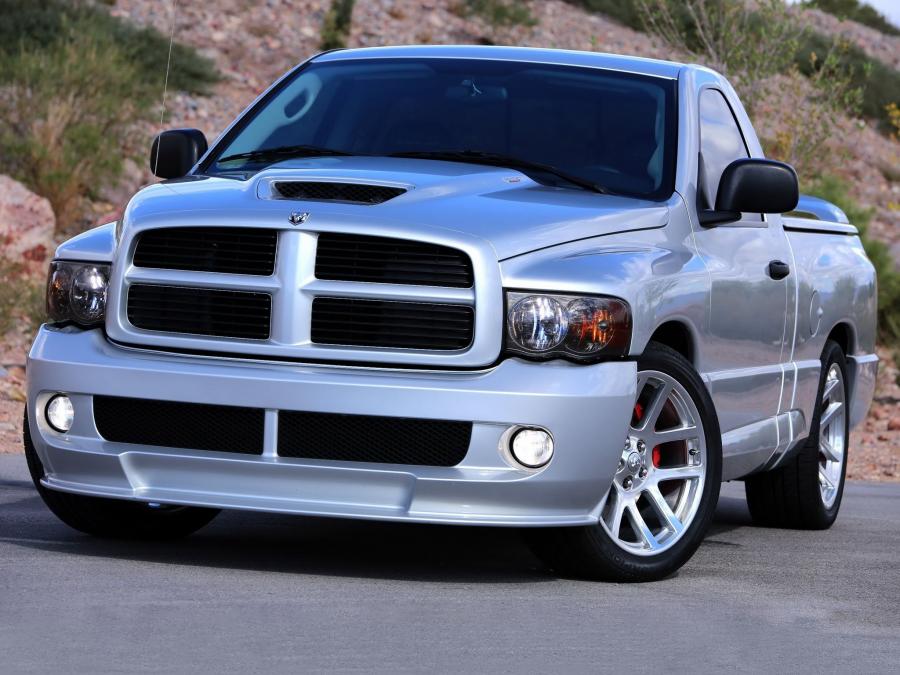  Dodge Ram SRT10 2004 года  (фото 27 из 40)